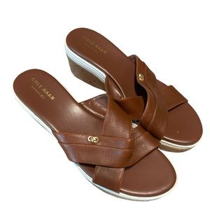 Cole  Haan  women’s Sandals  shoes size 7.5 color brown
